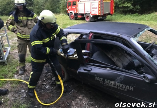 C95F56D4-1648-4930-B4D6-A83295A043C9